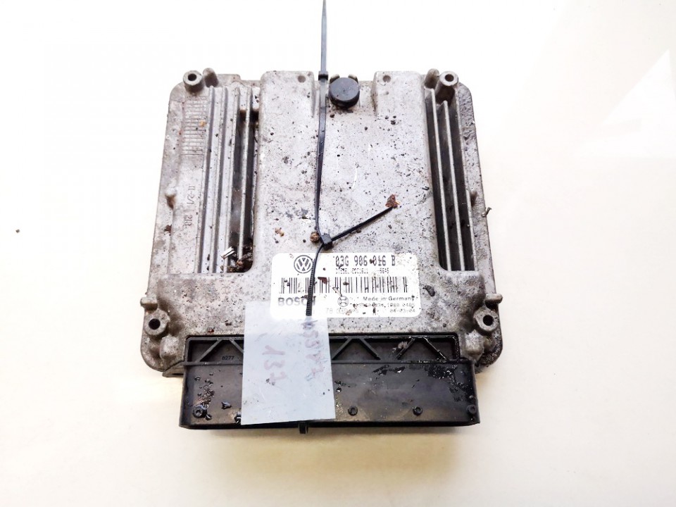 03G906016B Volkswagen Golf 2004 ECU Engine Computer (Engine Control Unit)