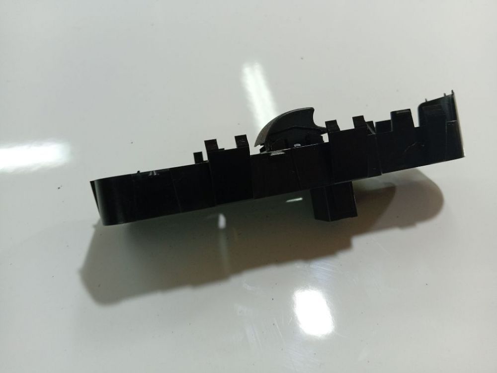 Citroen C4 2006 Przycisk sterowania szybą (przyciski podnoszenia szyby) - Thumbnail 2