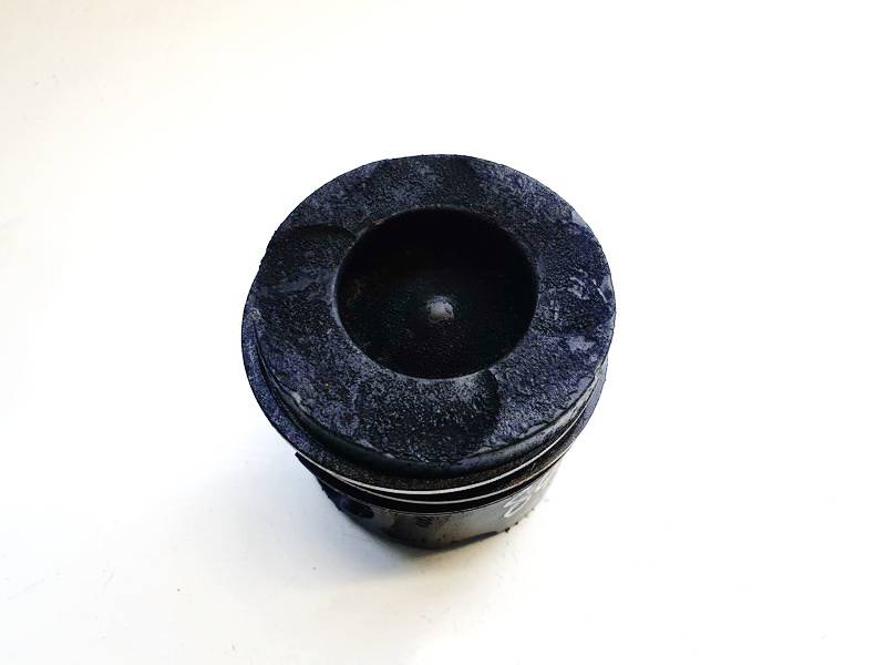 12R2114 Opel Corsa 2009 Tłok