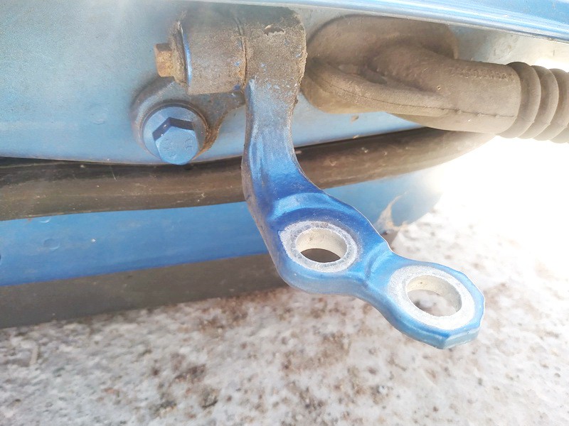 Ford Focus 2006 Door Hinge - REAR