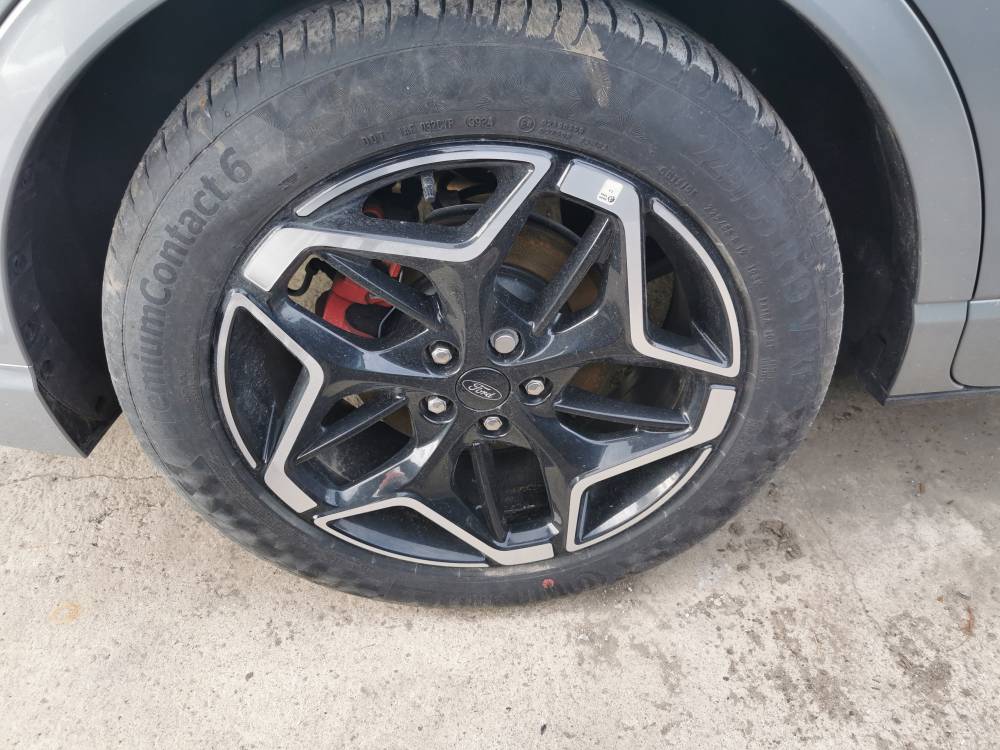 5X108 Ford Kuga 2025 Räder-Kit R19 - Thumbnail 4