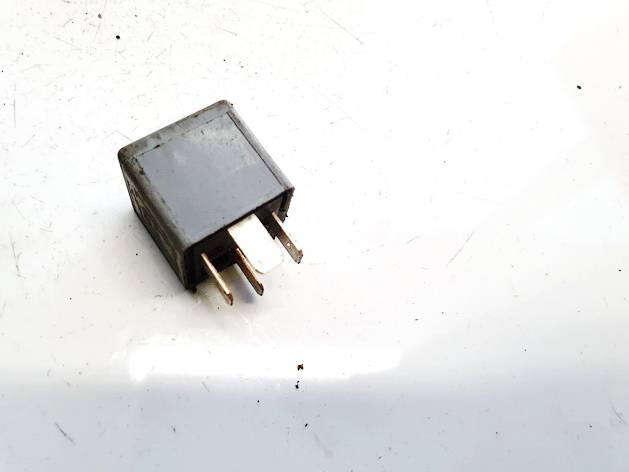 8D0951253A Volkswagen Passat 2005 Relay module - Thumbnail 2