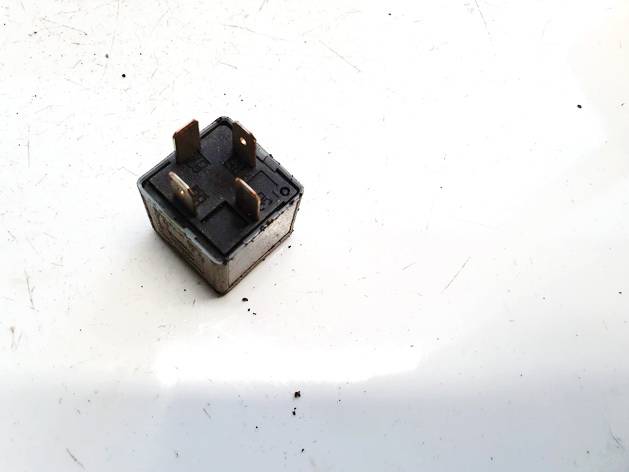 8D0951253A Volkswagen Passat 2005 Relay module - Thumbnail 3