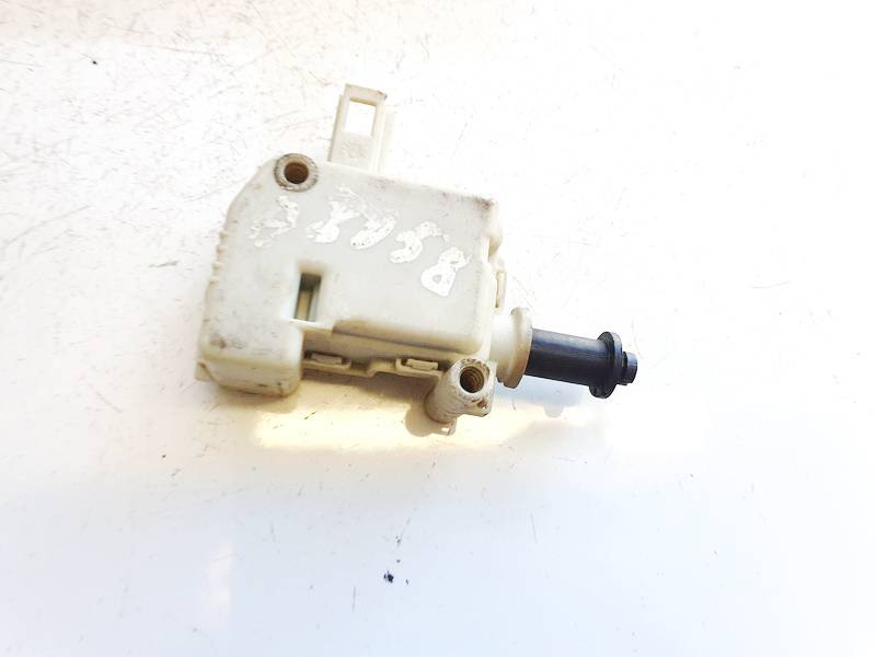 7L5827761 Porsche Cayenne 2004 Polttoainesäiliön korkin lukon moottori