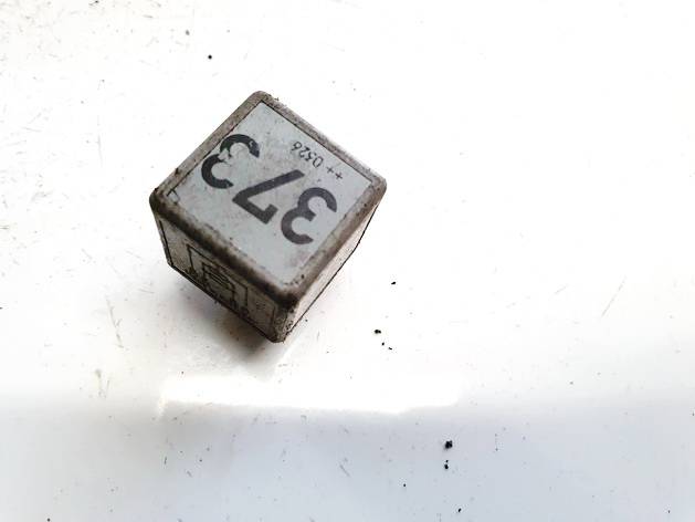 8D0951253A Volkswagen Passat 2005 Relay module - Thumbnail 2