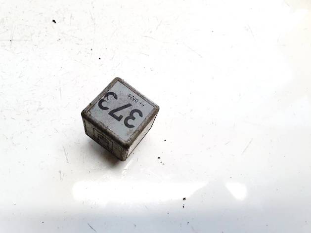 8D0951253A Volkswagen Passat 2005 Relay module