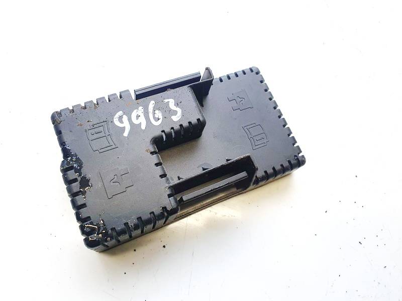 6G9T14C507AB Volvo S80 2007 Fuse Box Cover - Thumbnail 3