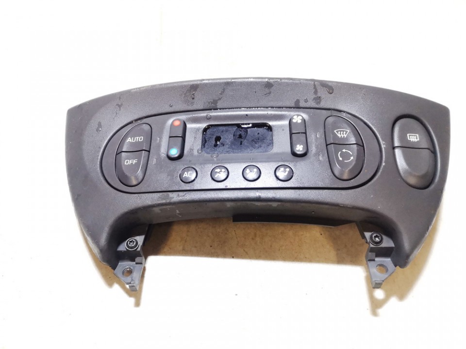7700435401 Renault Scenic 2001 Climate Control Panel (heater control switches)
