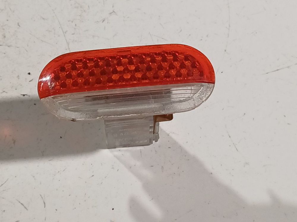 1H0947411 Volkswagen Sharan 2000 Interior Door Light Lamp - FRONT RIGHT