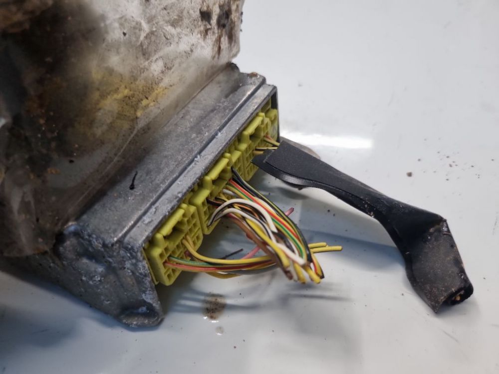 218213102 Toyota Corolla 2003 SRS gaisa spilvena dators – gaisa spilvenu vadības bloks - Thumbnail 3