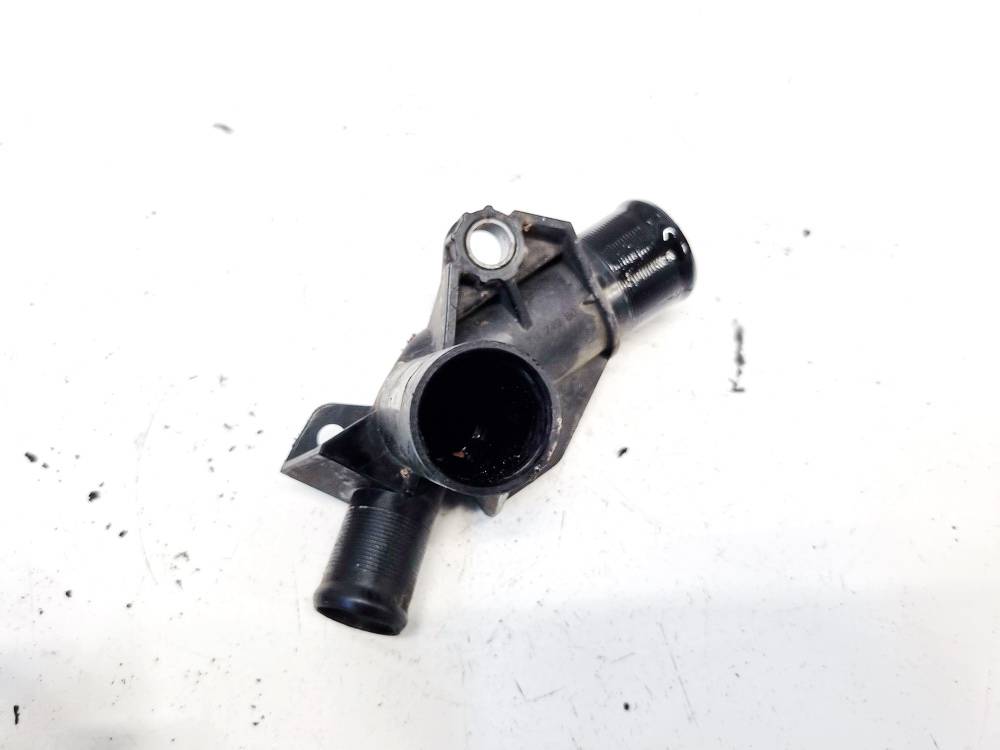 9671124980 Ford Focus 2011 Kołnierz układu chłodzenia (pokrywa obudowy termostatu układu chłodzenia silnika) - Thumbnail 2