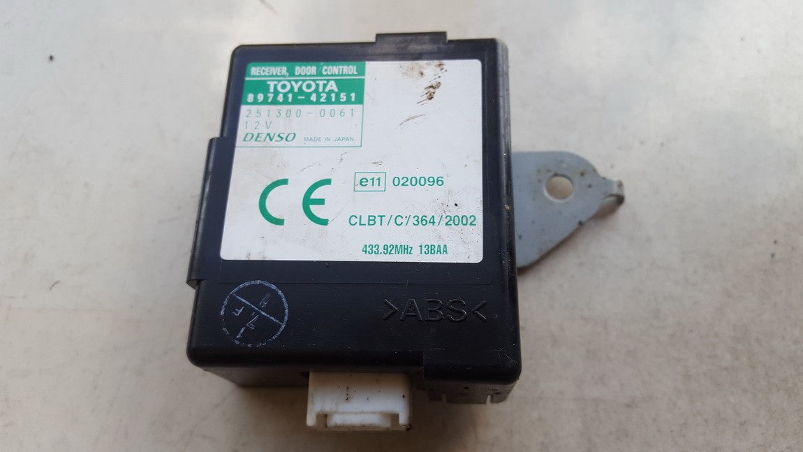 8974142151 Toyota RAV-4 2004 Блок управления двери