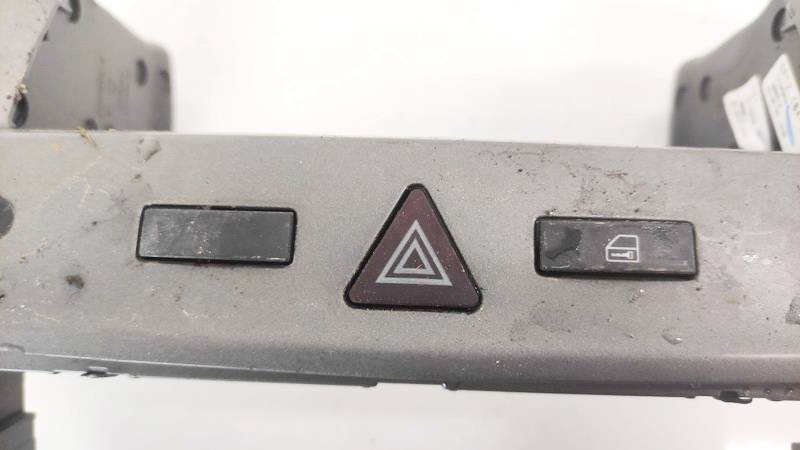 13100105XT Opel Zafira 2005 Hazard switch