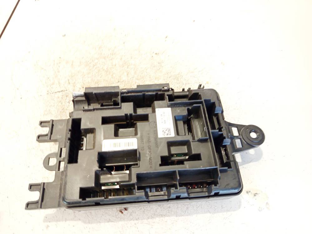 926111003 BMW 3-Series 2012 Fuse box