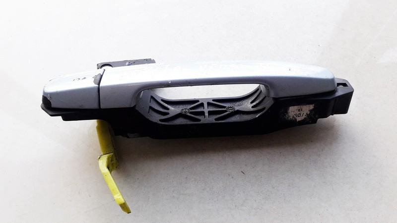 Toyota Corolla Verso 2009 Zewnętrzna klamka drzwi - TYLNE PRAWE