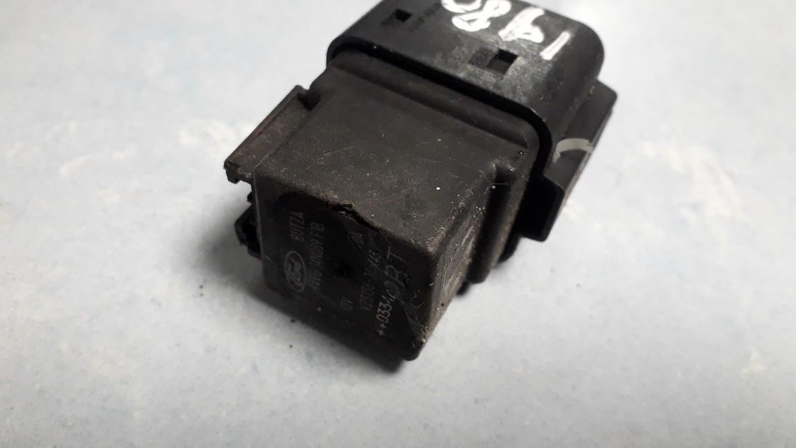 94vg14n089f1b v23136j4x43, v23136j4x43 Glow plug relay Ford Mondeo