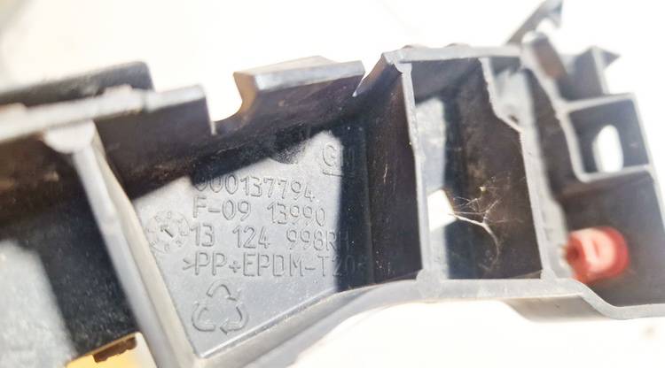 13124998 Opel Zafira 2006 Bampera turētājs - PRIEKŠA PA LABI - Thumbnail 3