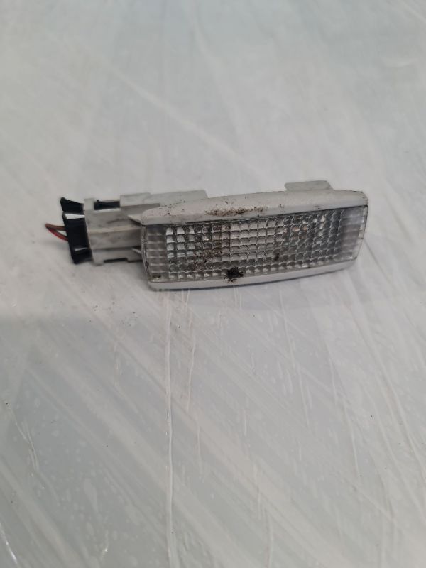 3B0947113 Volkswagen Passat 2000 Плафон салонный