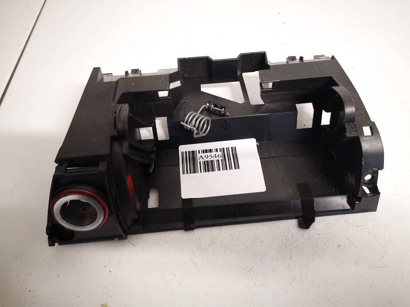 1T1857961 Volkswagen Touran 2003 Cigarette lighter cover assembly