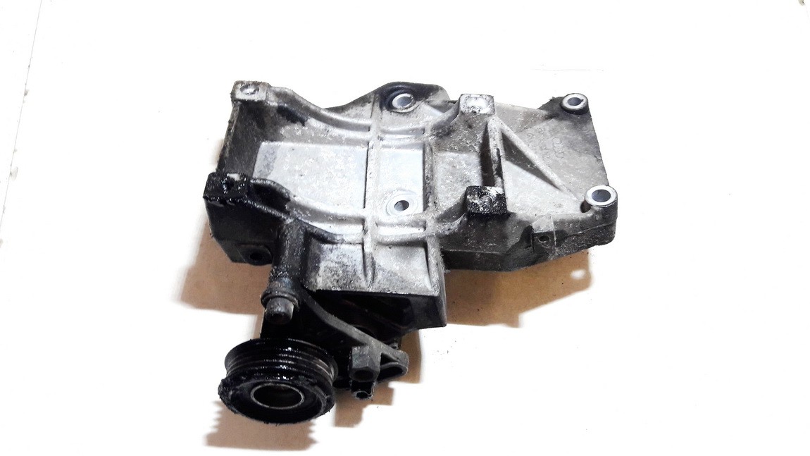 058260885 Audi A4 1997 Engine Mount Bracket and Gearbox Mount Bracket