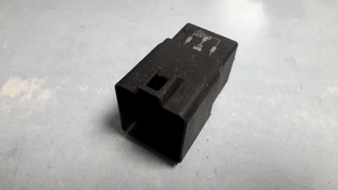 94vg14n089f1b v23136j4x43, v23136j4x43 Glow plug relay Ford Mondeo 2002 2.0L EIS00725085