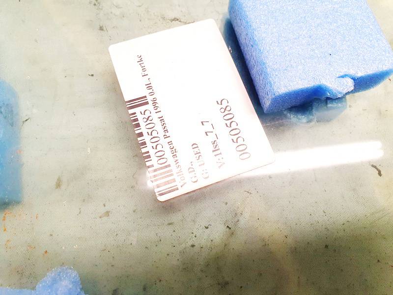 DOT24M68AS2 Volkswagen Passat 1996 Aizmugurējais virsbūves sānu stikls - AIZMUGURE PA LABI - Thumbnail 2