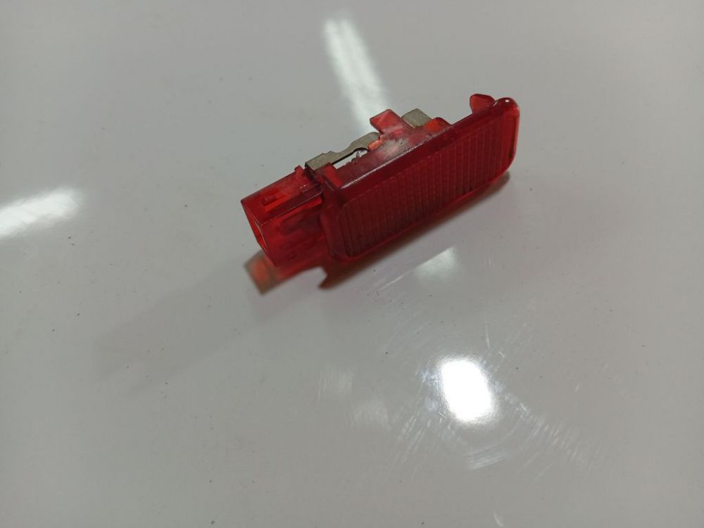 Audi A6 2003 Iekšējo durvju apgaismo lampa - AIZMUGURE PA LABI - Thumbnail 4