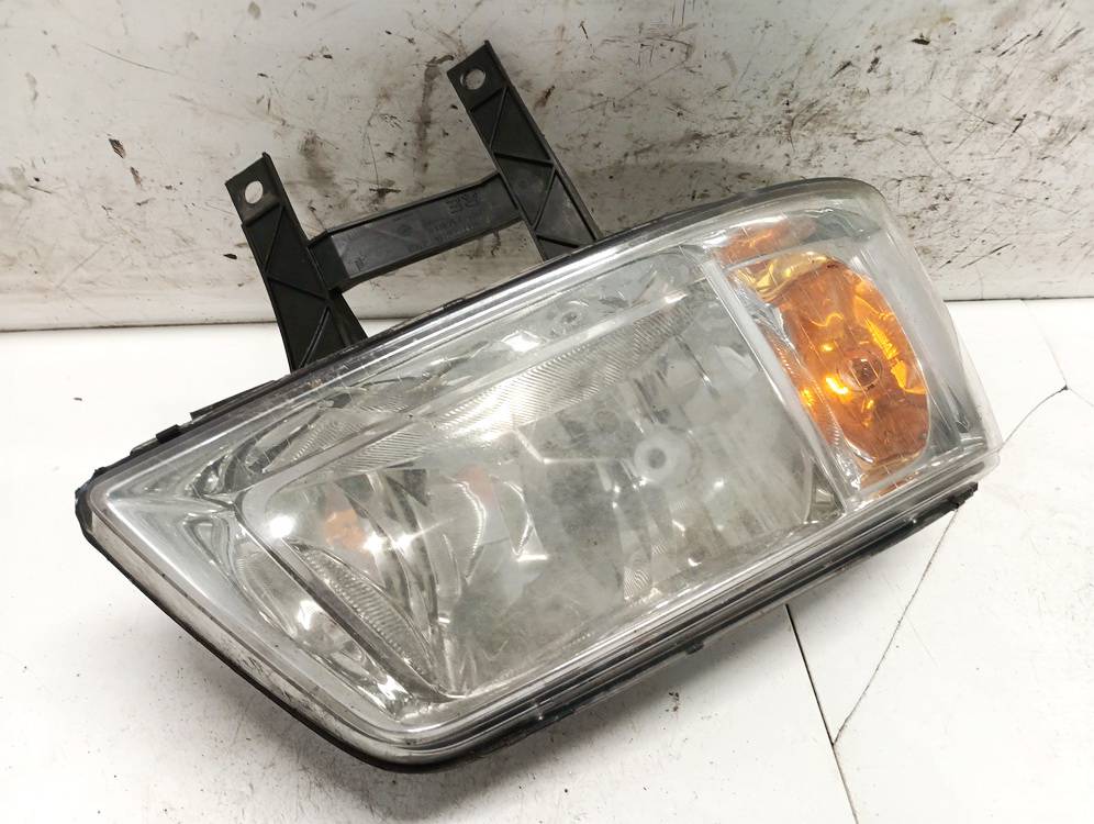 1305235738 Volkswagen Transporter 2009 Headlight - FRONT RIGHT