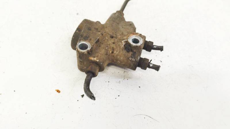 Toyota Corolla Verso 2006 hydrauliek suspension control block (Hydraulic distributor) - Thumbnail 3