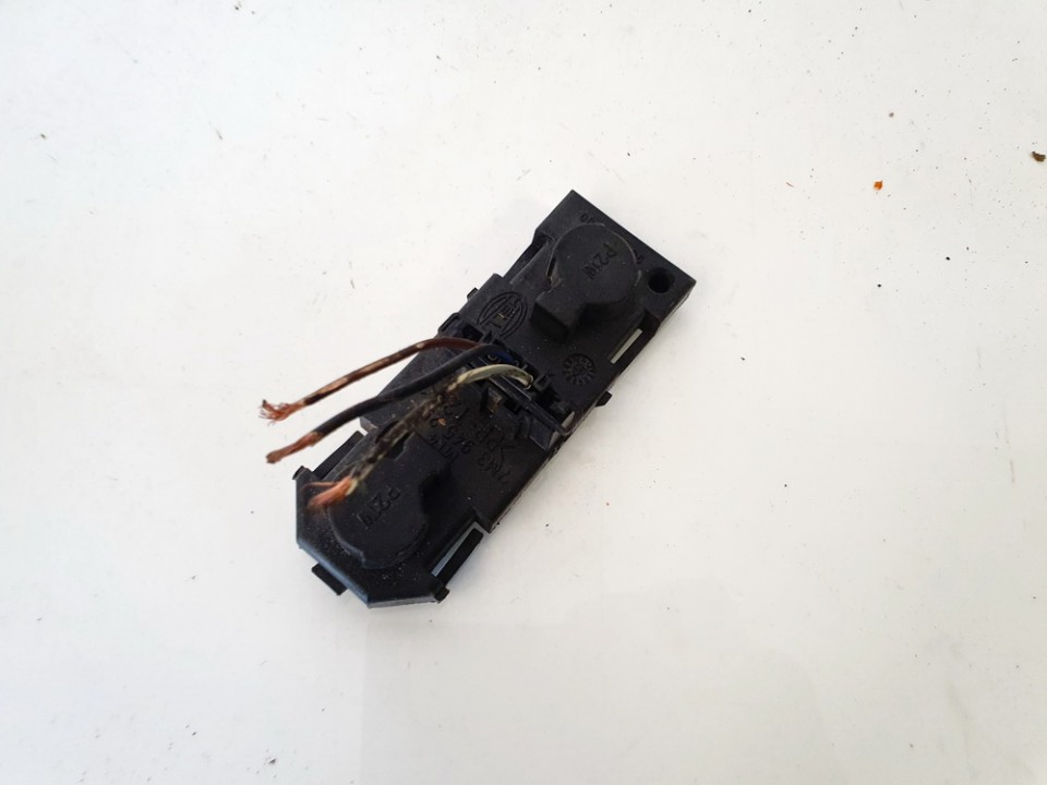 7M3945257A Volkswagen Sharan 2000 Tailight Bulb Holder (Lamp Carrier)