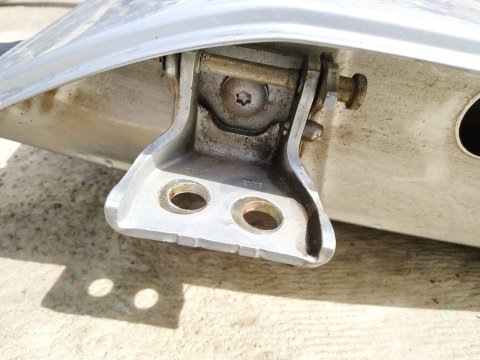 Peugeot 307 2005 Aizmugurējo durvju eņģe - AIZMUGURE