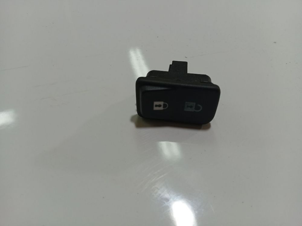 Volvo V50 2005 Durvju slēdzenes poga