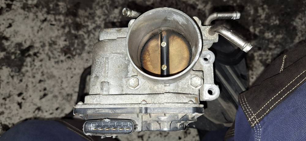 220302850 Toyota Avensis 2004 Suurella Virtaamalla Varustettu Kaasuläpän - Thumbnail 3