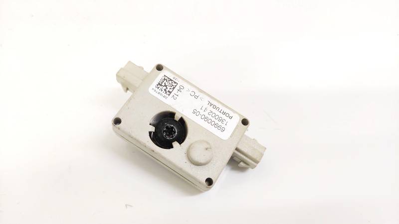 699009005 BMW 3-Series 2005 Pystyantennivahvistin