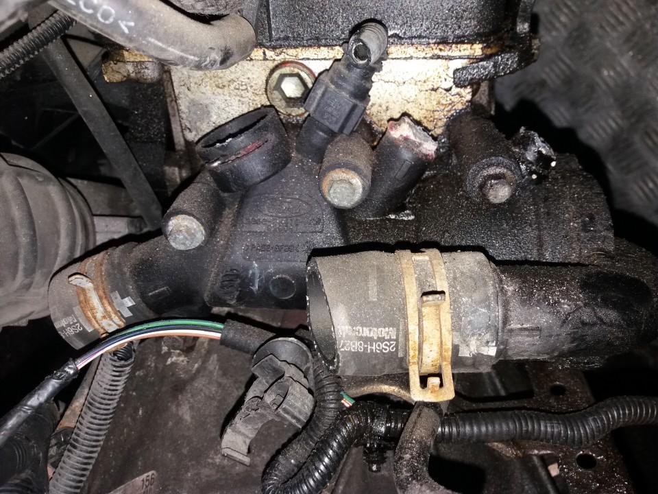 2S6G9K478A2B Ford Fiesta 2005 Termostaattikotelo