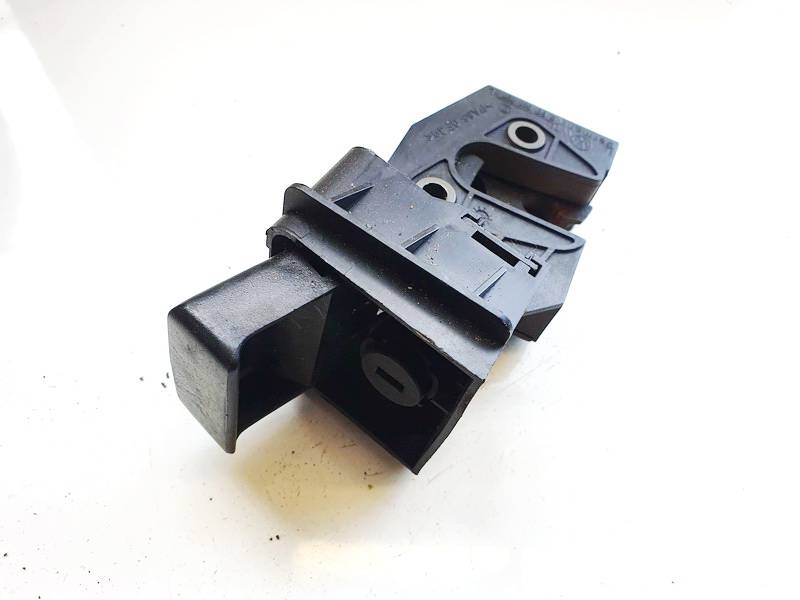 3B0885737L Volkswagen Passat 1997 Seat Lock Latch assembly