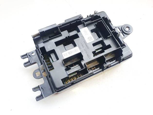 933788001 BMW 3-Series 2015 Fuse box - Thumbnail 3