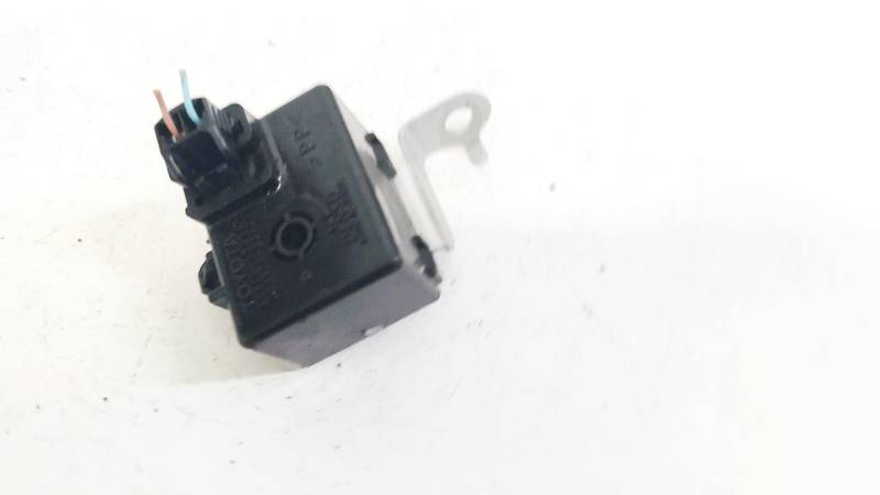 8665013010 Toyota Corolla Verso 2006 Relay module - Thumbnail 2