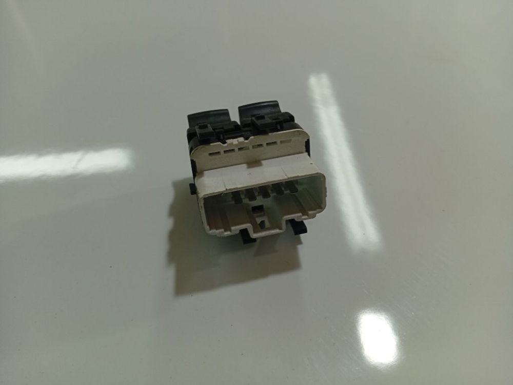 Renault Megane 2004 Stiklo valdymo mygtukas (lango pakeliko mygtukai) - Thumbnail 3