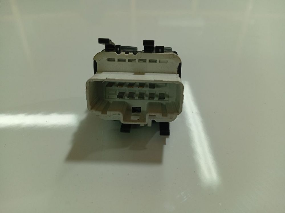 Renault Megane 2004 Stiklo valdymo mygtukas (lango pakeliko mygtukai) - Thumbnail 4