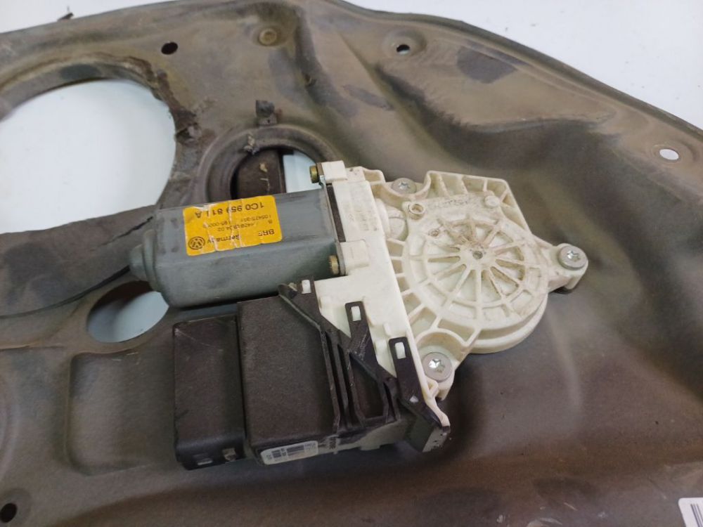 105475301 Volkswagen Bora 2003 Window Motor - REAR LEFT - Thumbnail 3