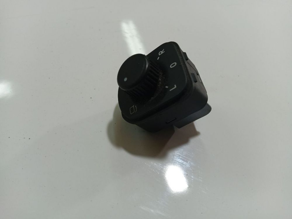 3T0959565A Skoda Superb 2009 Wing mirror control switch (Exterior Mirror Switch)