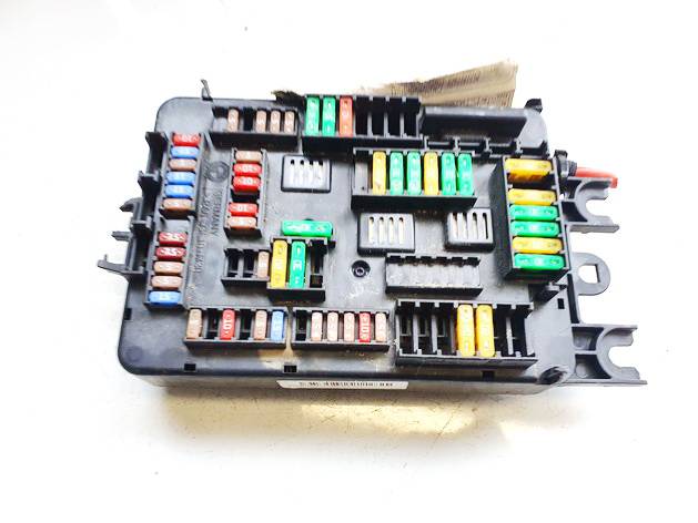 10688710 BMW 3-Series 2015 Fuse box