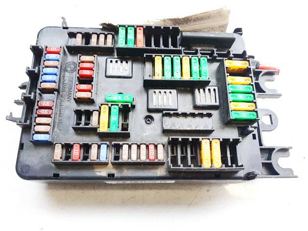 10688710 BMW 3-Series 2015 Fuse box - Thumbnail 2