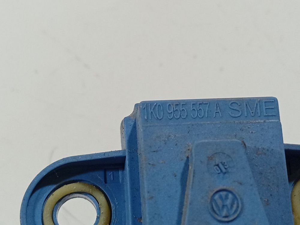 1K0955557A Volkswagen Golf 2003 Srs Airbag crash sensor - Thumbnail 4