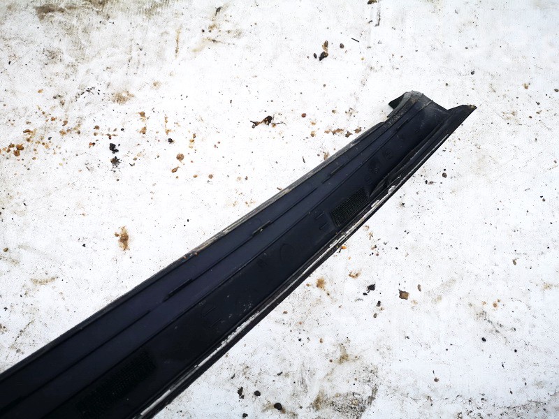 Audi A3 1997 Wiper Muolding - FRONT - Thumbnail 3