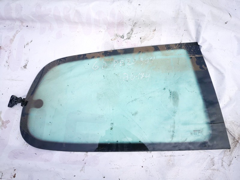 Peugeot 307 2002 Szyba okna ćwierćowego narożnego - TYLNE PRAWE