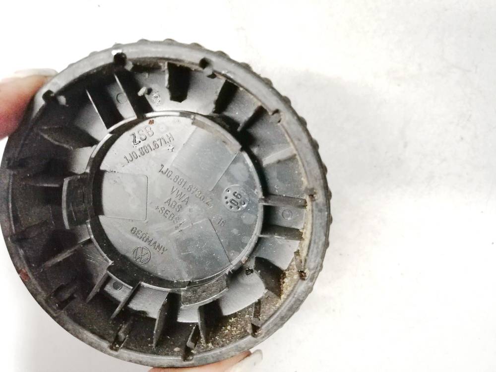 1J0881673 Volkswagen Passat 2006 Cubierta del embellecedor del asiento - DELANTERO IZQUIERDO - Thumbnail 3