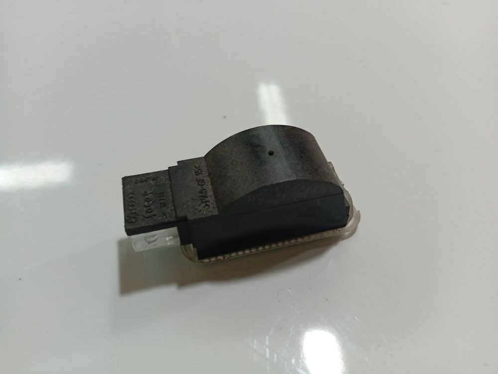 Volkswagen Passat 2001 Interior Door Light Lamp - FRONT RIGHT - Thumbnail 3