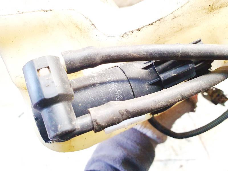 Ford Focus 2004 Tuulilasinpesurin moottori - Thumbnail 2